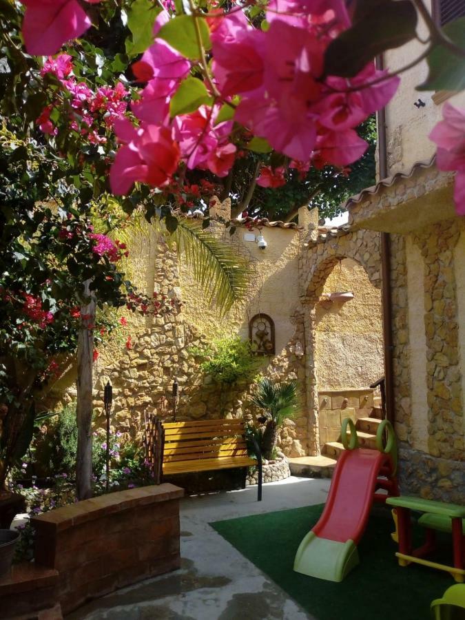 Casa Vacanze Mediterraneo Villa Tre Fontane Exterior foto